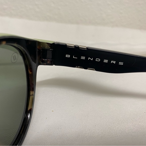 BLENDERS Sunglasses Unisex Polarized Tortoise Frame. New!! - Picture 6 of 7